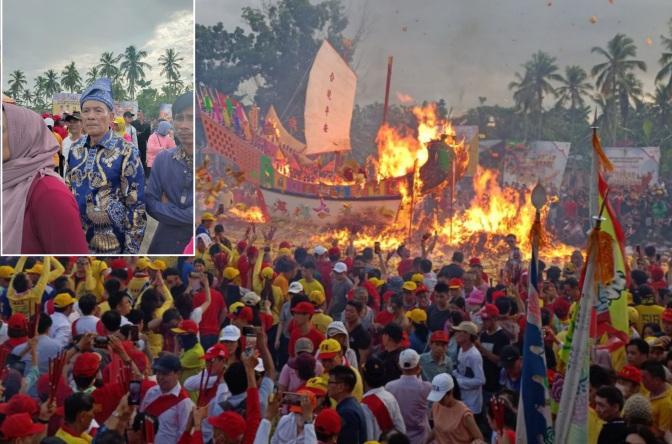 Hadiri Festival Bakar Tongkang, ZulKifli Indra: Kegiatannya Luar Biasa, Tingkatkan Ekonomi Masyarakat