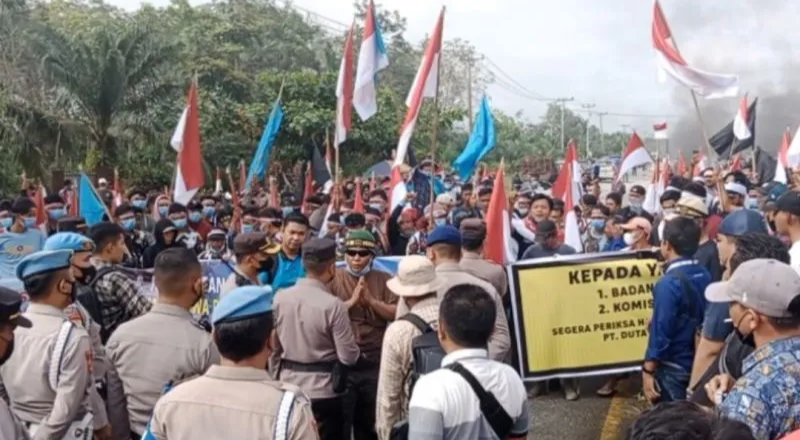 Terjadi Bentrokan, PN Siak Tunda Eksekusi Lahan di Dayun