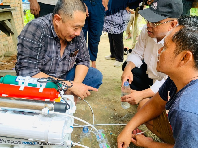 Dipasang di 100 Titik, Mulyono Gratiskan Instalasi Pengolah Air Minum Untuk Riau