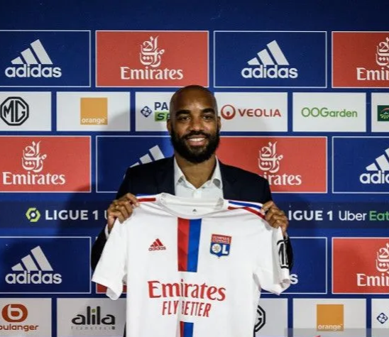 Dipecat Arsenal, Lacazette Pulang ke Lyon