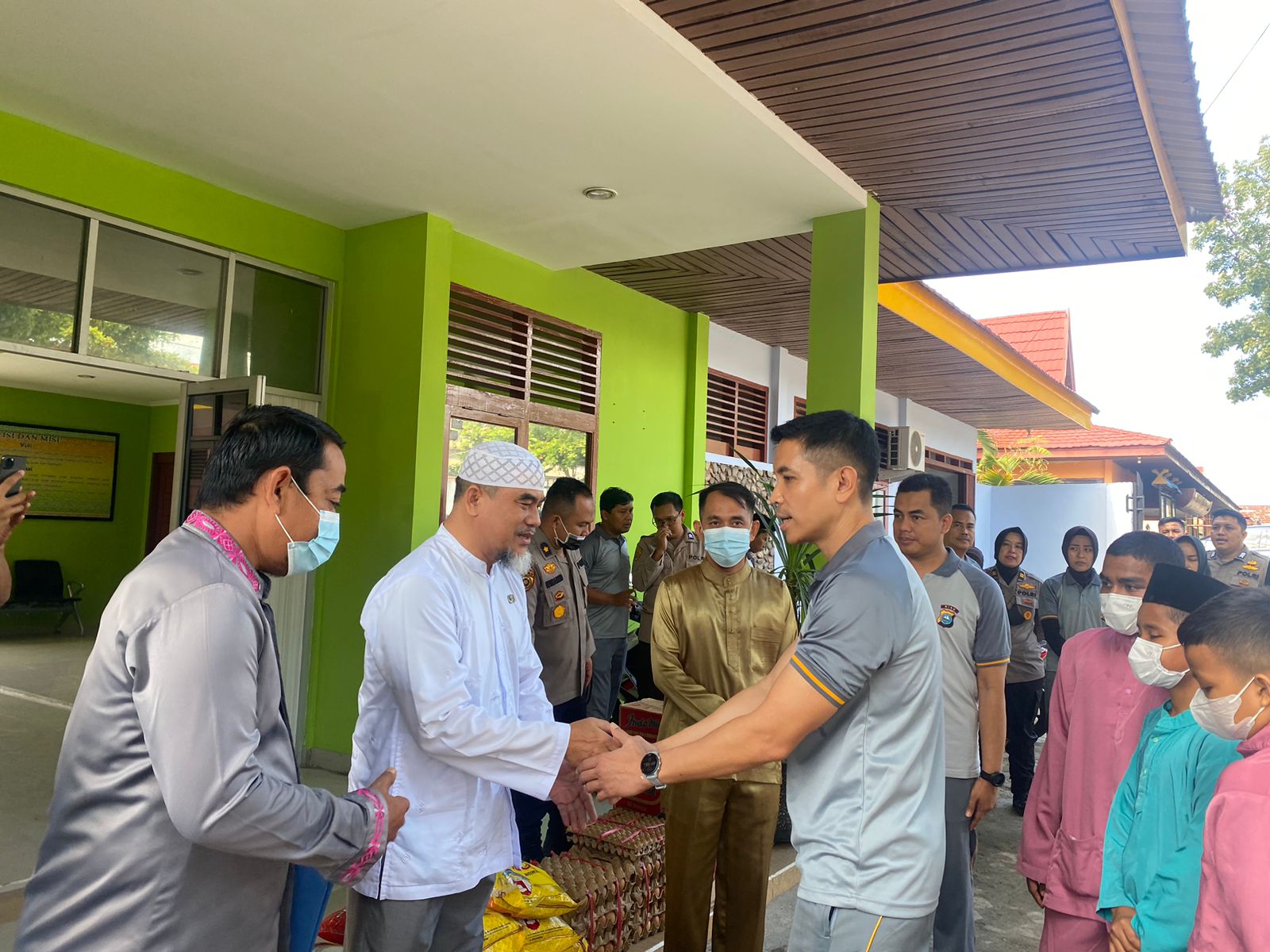 Luar Biasa, Melalui Program Rutin Jumpe Romansa Biro SDM Polda Riau Salurkan Ratusan Paket Sembako