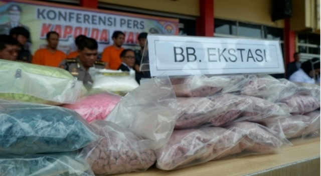 Napi Rutan Kendalikan Peredaran Ratusan Pil Ekstasi