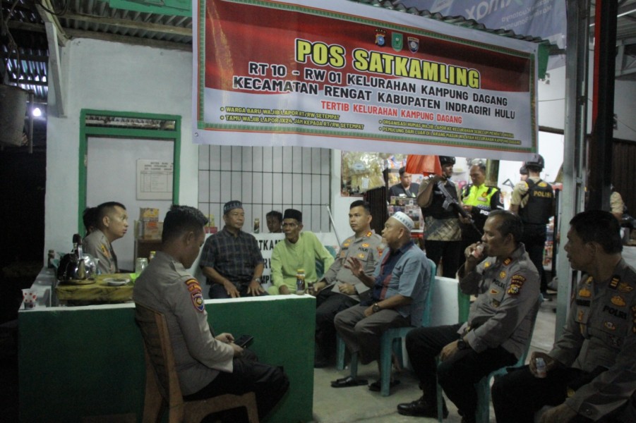 Polisi Sahabat Masyarakat, Kapolres Inhu Tinjau Satkamling dan Dialog Bersama Warga