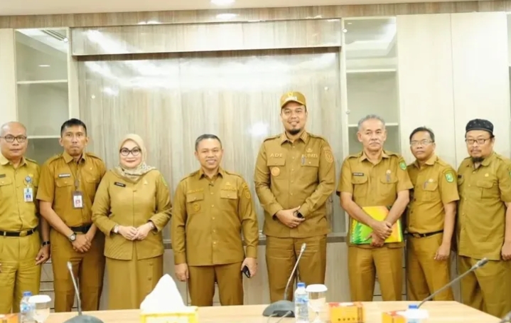 Bupati Inhu Temui Gubernur Riau: Tuntut Kepastian Dana dan Perbaikan Layanan BPJS