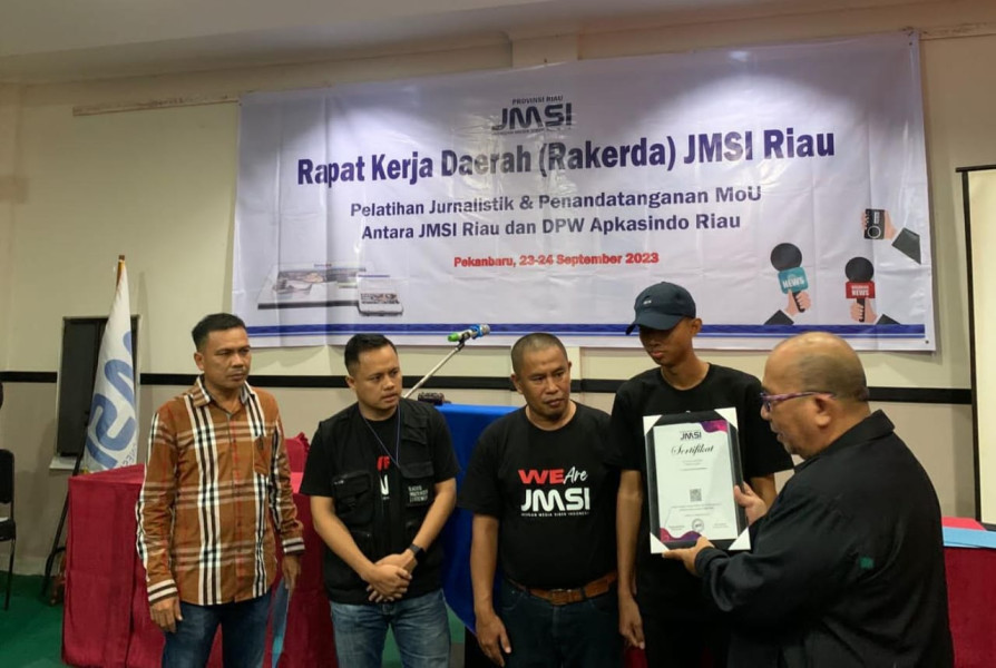 Rakerda 2023, Anggota JMSI Riau Terima Sertifkat QR Barcode Bukti Keanggotaan