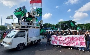 Demi Tolak Kenaikan BBM, Mahasiswa Datangi Gedung DPR