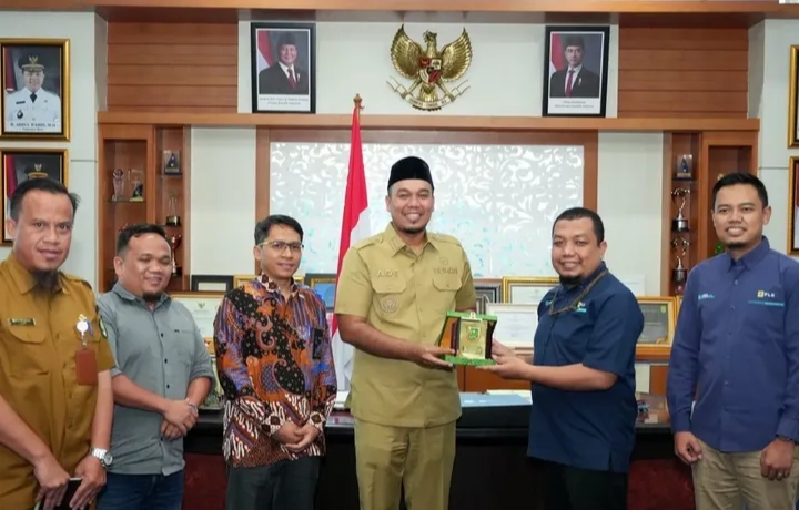 Bupati Ade Sambut PLN Rengat, Bahas Penerangan Jalan dan Listrik Pedesaan
