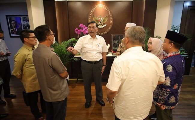 Presiden Jokowi Bakal Lantik Luhut dan Asosiasi Para Bupati Sentra Sawit