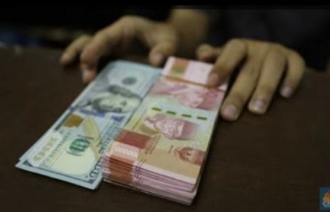 Dekati Rp 16.000 Per Dollar AS, Simak Proyeksi Kurs Rupiah Pekan Ini