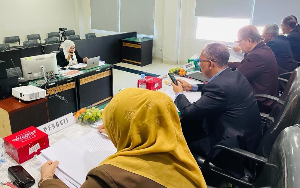 Notaris Yulfita Rahim, Calon Doktor Hukum Pertama UIR Selesai Ujian Tertutup