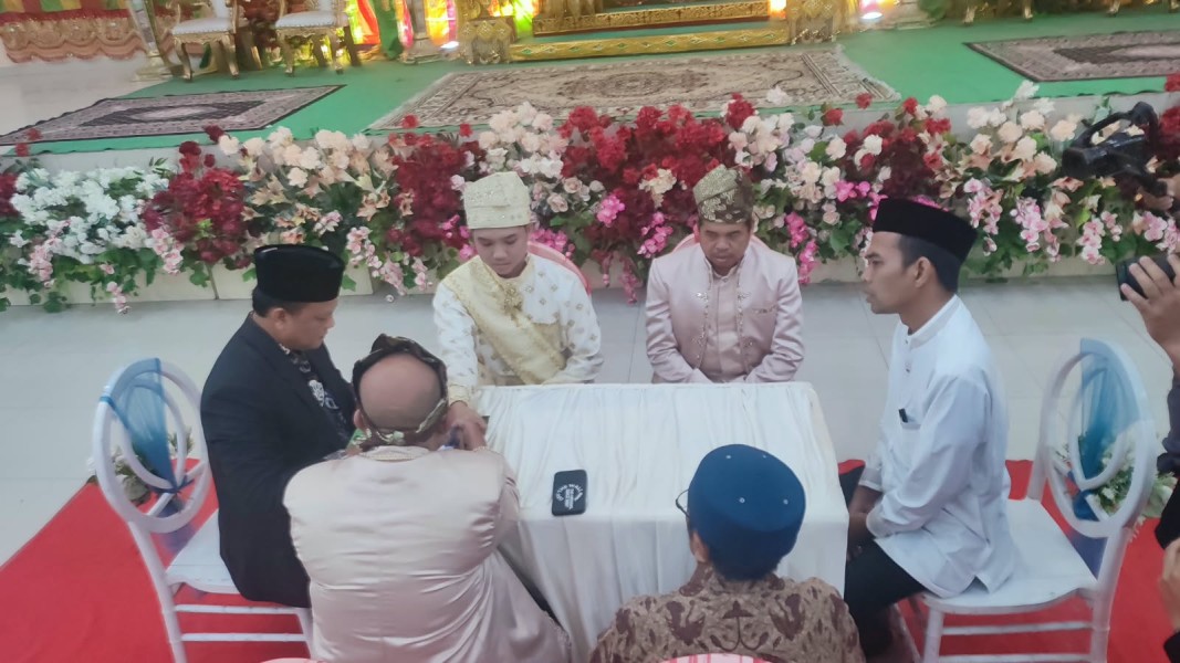 Jadi Saksi Pernikahan Putri Ketua JMSI Riau, UAS Sampaikan Nasihat Rumah Tangga kepada Mempelai