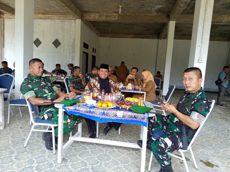 Danbrigif TP 89/GG dan Ketua DPRD Inhu Tinjau Program Ketahanan Pangan Yonif 850/SC Rengat