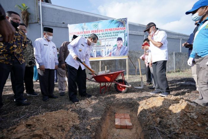 Gubri Letakkan Batu Pertama Pembangunan Masjid dan Rumah Tahfidz Muhammadiyah