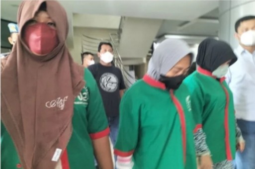 Polisi Tangkap Ibu-Ibu Kelompok Sindikat Peredaran Sabu Internasional