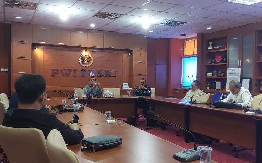 Pendidikan dan UKW Program Prioritas Kepemimpinan Hendry Ch Bangun