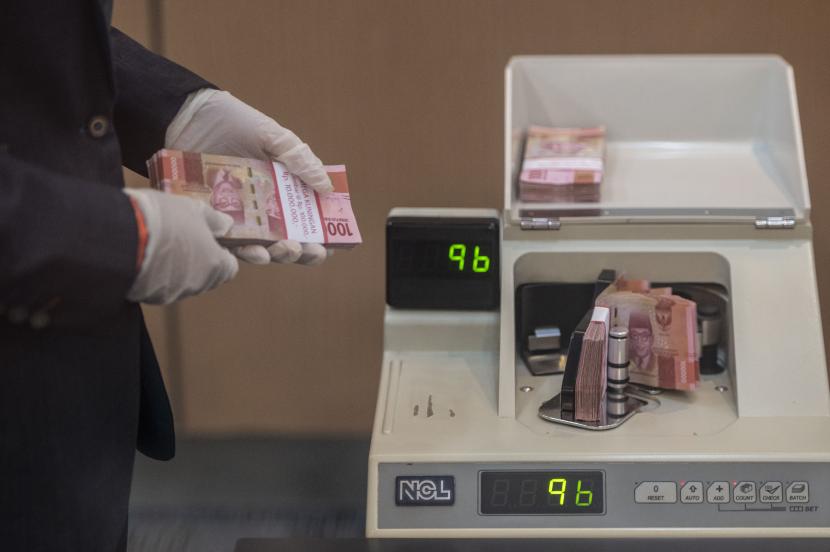 Hadapi Resesi 2023, OJK Minta Bank Tingkatkan Pencadangan