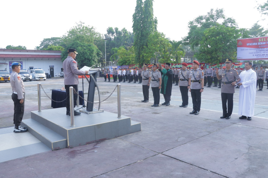 Polres Inhu Gelar Upacara Sertijab Kasat Reskrim dan Dua Kapolsek