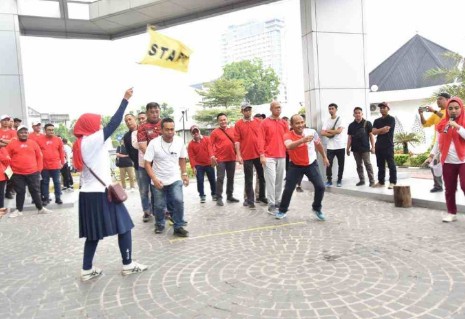 Semarak Kemerdekaan, Pegawai BRK Syariah Peringati HUT RI, Hari Jadi Provinsi Riau dan 1 Tahun Konversi dengan Meriah