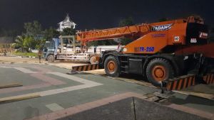 Dua Unit Payung Elektrik Sudah Tiba di Komplek Masjid Raya Annur