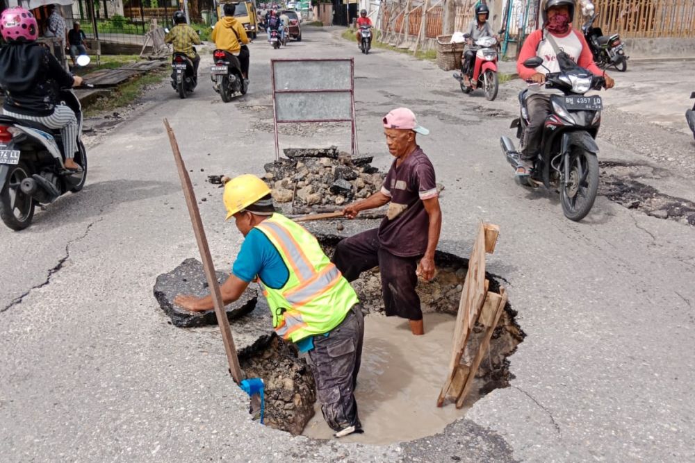 Ini Sebab Pipa Perundam Tirta Siak Bocor Parah di Jalan Melur