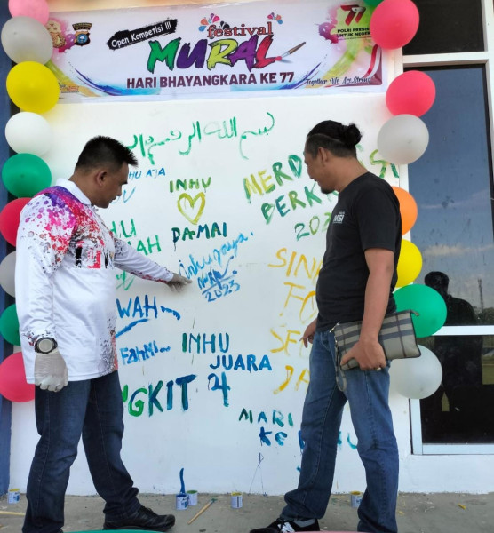 Lukisan Peserta Mural Menambah Keindahan Stadion Narasinga Rengat