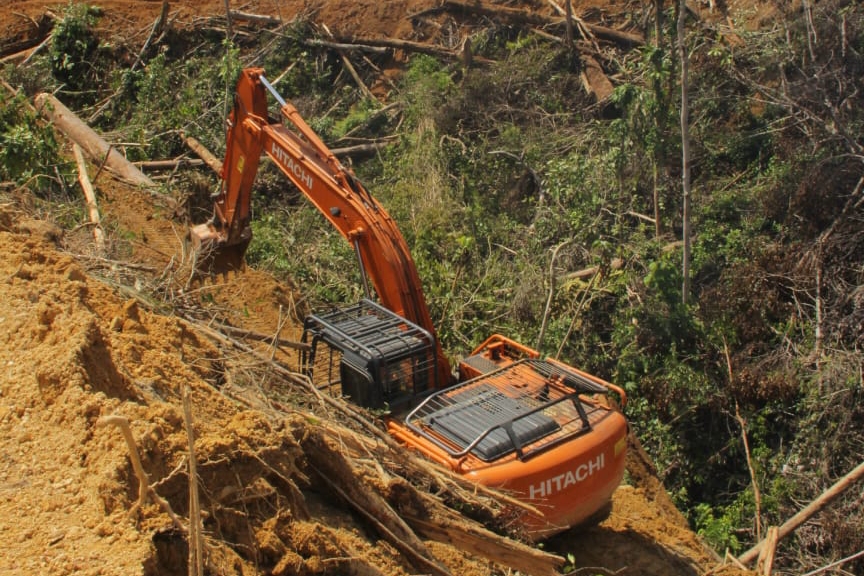DLHK Riau Amankan Alat Berat Perambah Hutan di Inhu