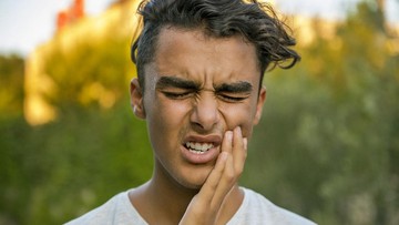 5 Obat Sakit Gigi Alami yang Bantu Redakan Nyeri