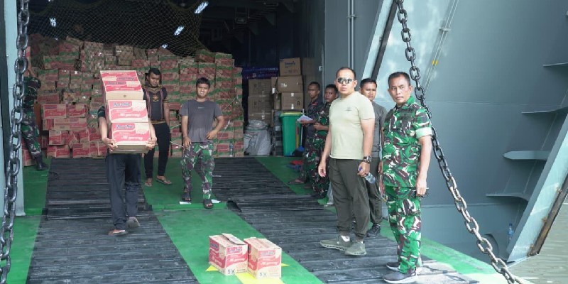 Atas Arahan Prabowo, TNI AD Kirim 8.690 Koli Bantuan ke Sumatera