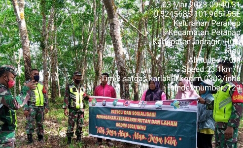Antisipasi Karhutla, Personil Koramil 05/Peranap Giat Laksanakan Patroli dan Sosialisasi di Desa Pandan Wangi