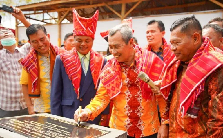 Gubernur Syamsuar Resmikan Perkutaan Sitepu di Pekanbaru