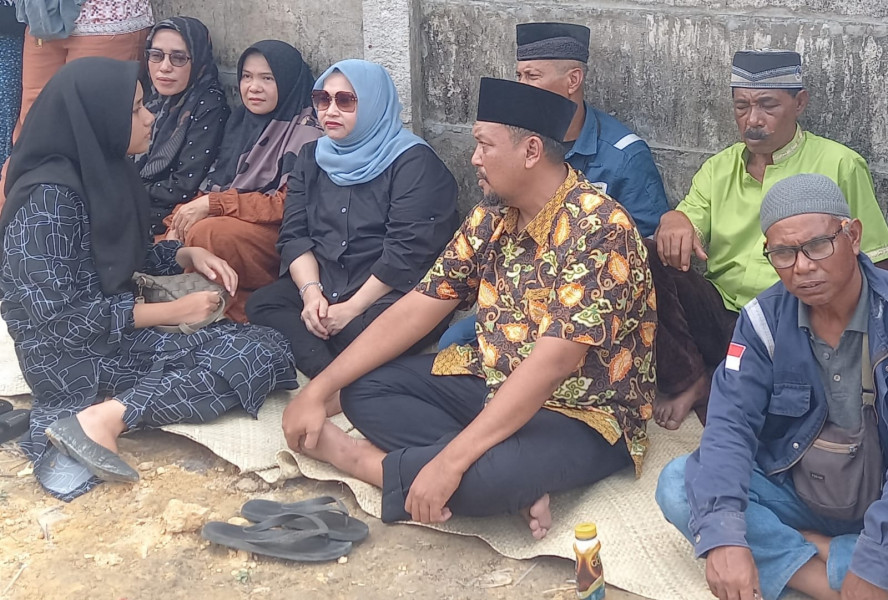 Bupati Bengkalis Hadiri Pemakaman Wartawati Susi Yanti, JMSI Riau Kehilangan Kader Terbaik