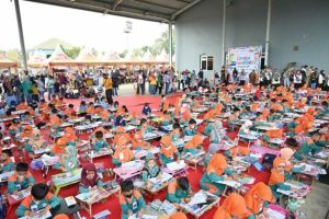 Ratusan Anak TK Ikut Lomba Mewarnai di Lanud Roesmin Nurjadin