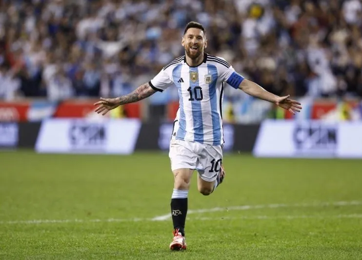 Petinju Canelo Alvarez Minta Maaf usai Ancam Messi