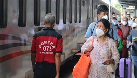 Tiket Kereta Api Periode Lebaran 5-9 April Hampir Ludes Terjual