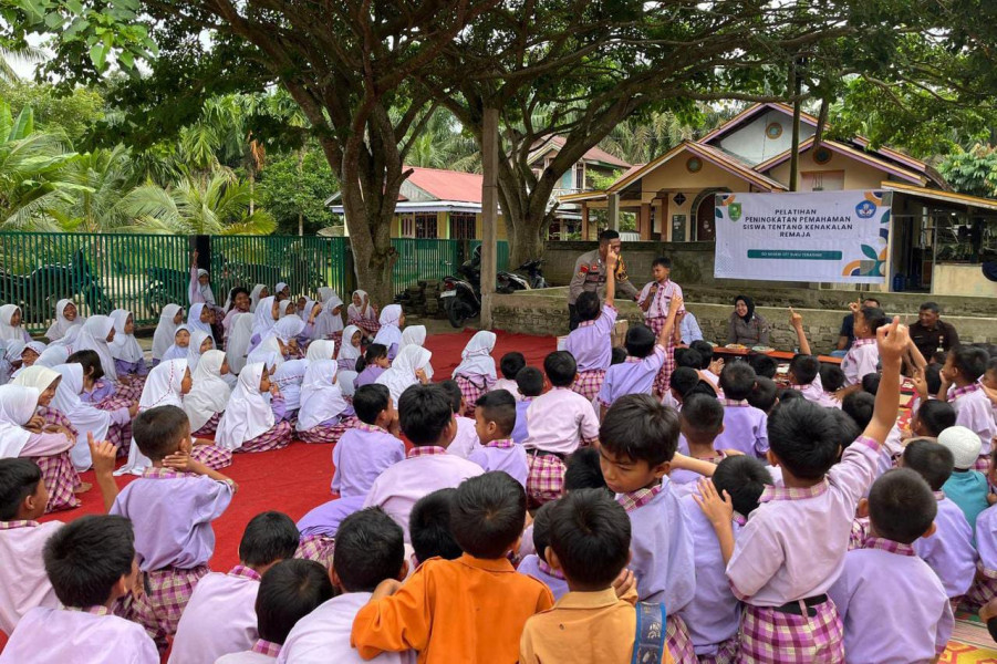 Melihat Pencegahan Bullying dan Kenakalan Remaja di SDN 017 Talang Jerinjing Oleh Polisi