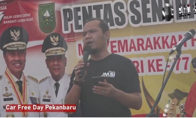 Puisi Dodi Irawan Misteri Gerbang Pontong Menggelar di Pentas Seni Rakyat Riau 2022