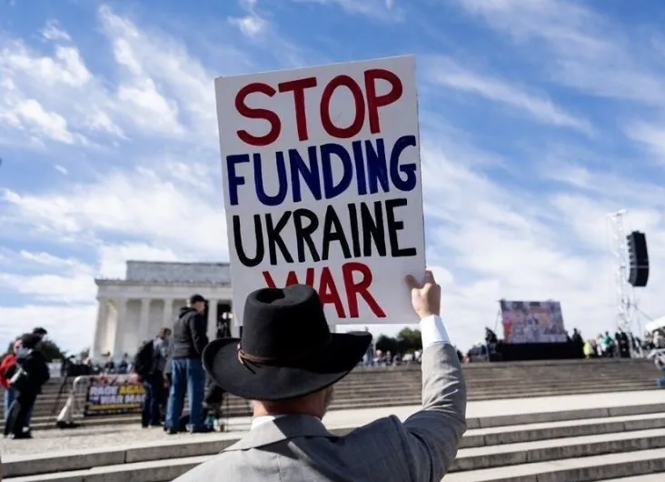 Joe Biden Kunjungi Kiev di tengah unjuk Rasa Antiperang di AS