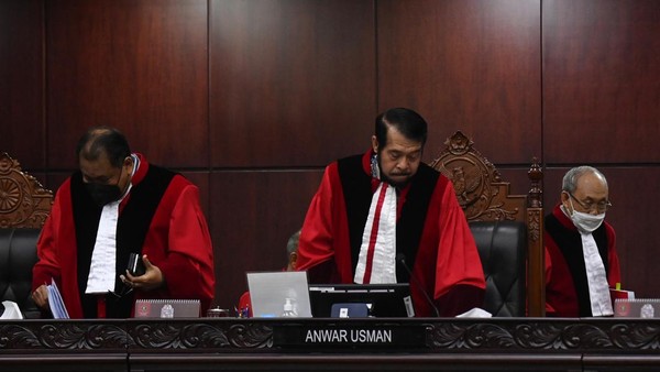 Pertama dalam Sejarah, 9 Hakim Konstitusi Dilaporkan ke Polisi