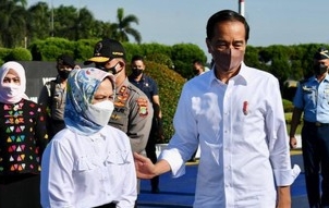 Jokowi Blusukan ke Rumah Warga Bali Malam-malam, Beri Bantuan Rp2 Juta
