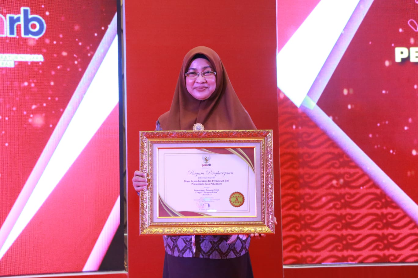 Dapat Penghargaan, Disdukcapil Pekanbaru Telah Terapkan KTP Digital
