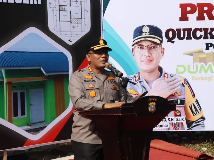 Kapolres Dumai Inisiasi Program Bedah Rumah, Target Dua per Bulan