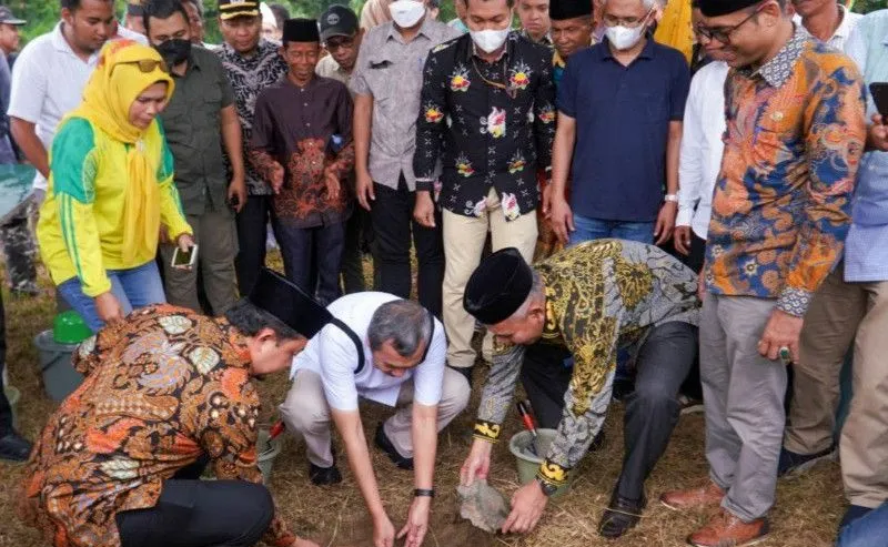 Pembangunan Jembatan Gantung Siak Hulu dimulai