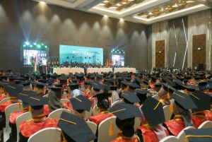 Umri Wisuda 992 Lulusan, 391 Lulus dengan Predikat Cumlaude