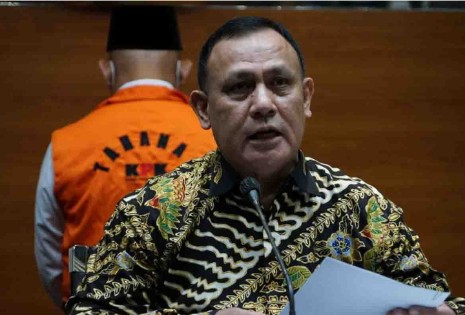 Buka Suara Terkait Pertemuan di Lapangan Badminton, Firli Bahuri: Para Koruptor Bersatu Serang KPK