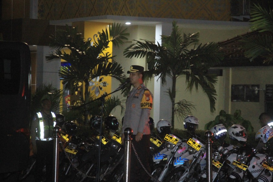 Polres Inhu Pastikan Keamanan Nataru, Patroli Biru Menyisir Pusat Keramaian di Rengat