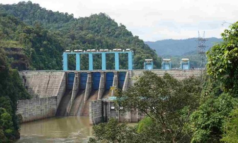 PLTA Koto Panjang Kampar Kembali Tambah Bukaan Pintu Pelimpahan Waduk 5x40 Cm