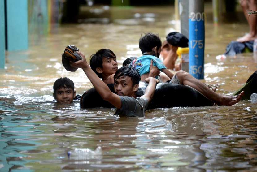 Hujan Deras, Sebagian Wilayah di Jakarta Banjir Sampai Satu Meter