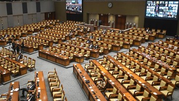 Rapat Paripurna Sahkan UU Provinsi Sumbar, Riau, Jambi, NTT, dan NTB