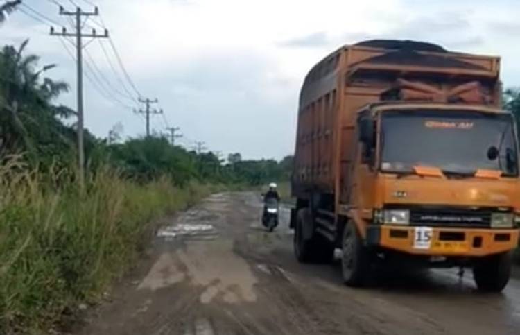 Ancaman Kerugian Negara Mengintai, Jalan Sungai Rawa Kembali Hancur Diduga Akibat ODOL PT Ekasapta Paramita Energi
