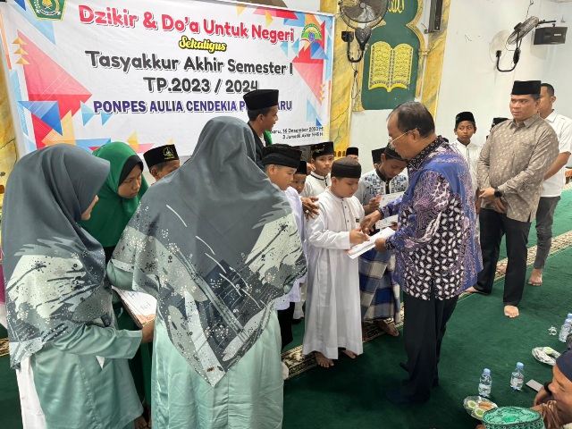 Doa dan Dzikir Bersama di Pondok Pesantren, Effendi Sianipar Didoakan Bisa Terus Berjuang untuk Masyarakat Riau
